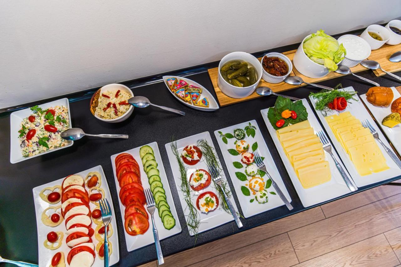 Glamour - Restaurant & Spa Przeźmierowo Eksteriør billede