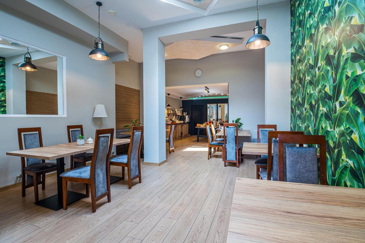 Glamour - Restaurant & Spa Przeźmierowo Eksteriør billede