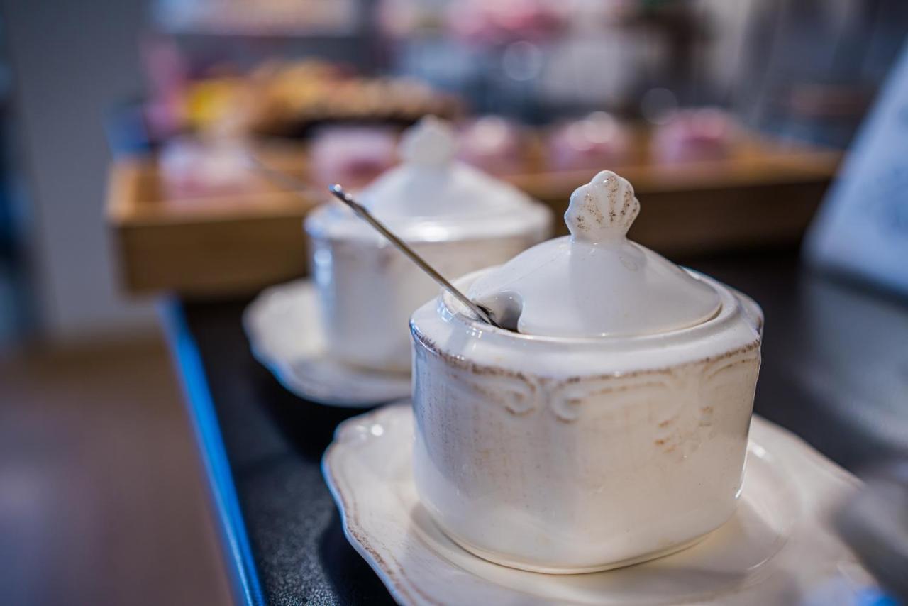 Glamour - Restaurant & Spa Przeźmierowo Eksteriør billede