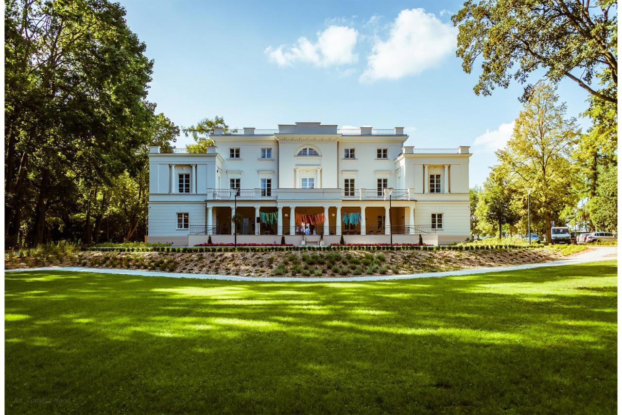 Glamour - Restaurant & Spa Przeźmierowo Eksteriør billede