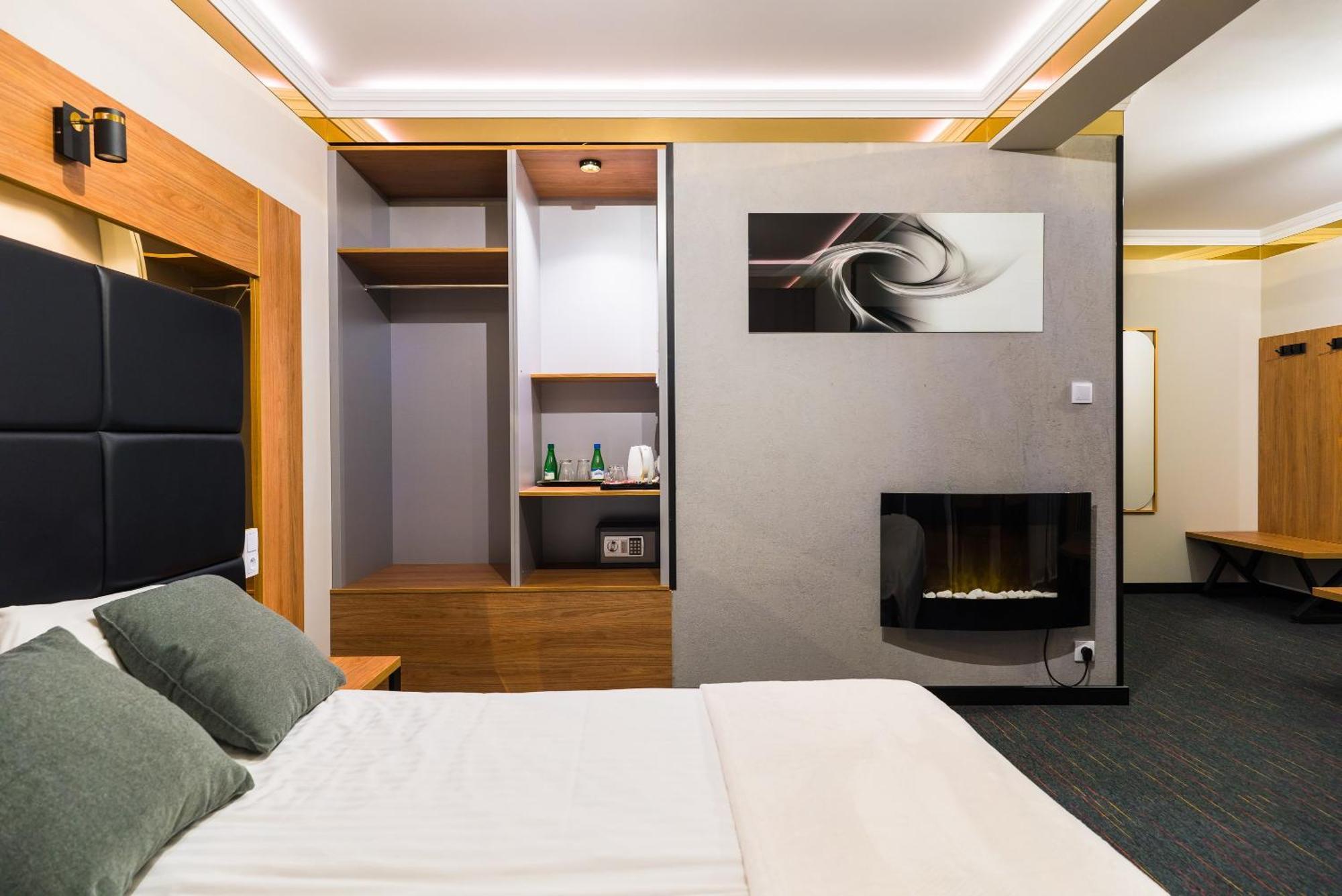 Glamour - Restaurant & Spa Przeźmierowo Eksteriør billede