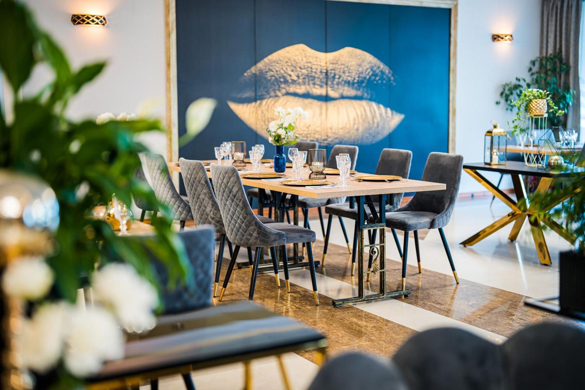 Glamour - Restaurant & Spa Przeźmierowo Eksteriør billede